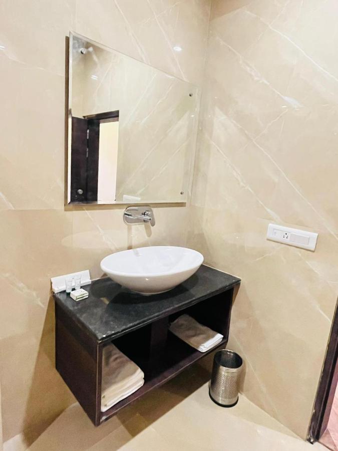 Hotel Ekas Lucknow Exterior photo